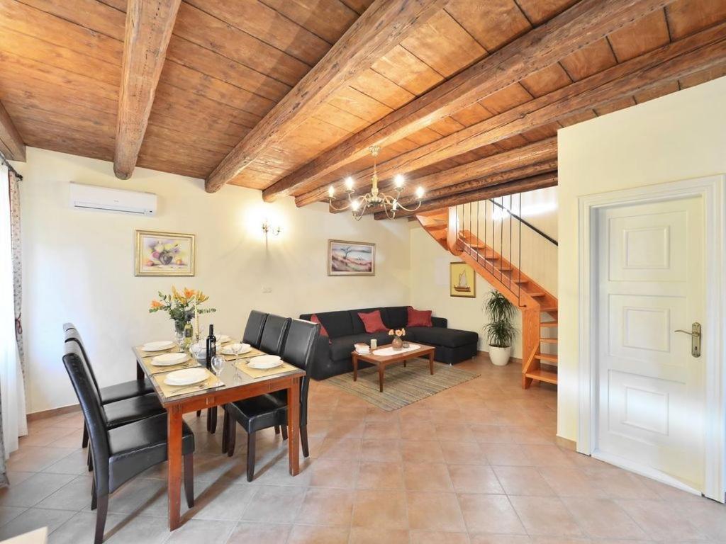 Villa Omiš Esterno foto