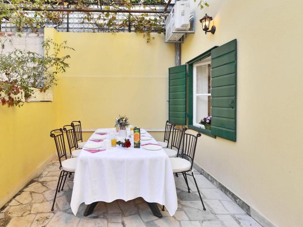 Villa Omiš Esterno foto